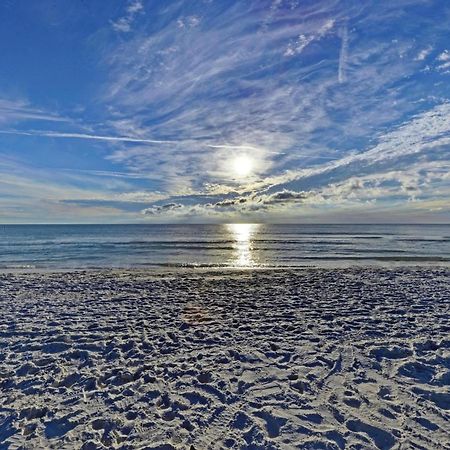 Anna Maria Island Runaway Tropical Dream-One Minute Walk To The Beach-Heated Pool 布雷登顿海滩 外观 照片