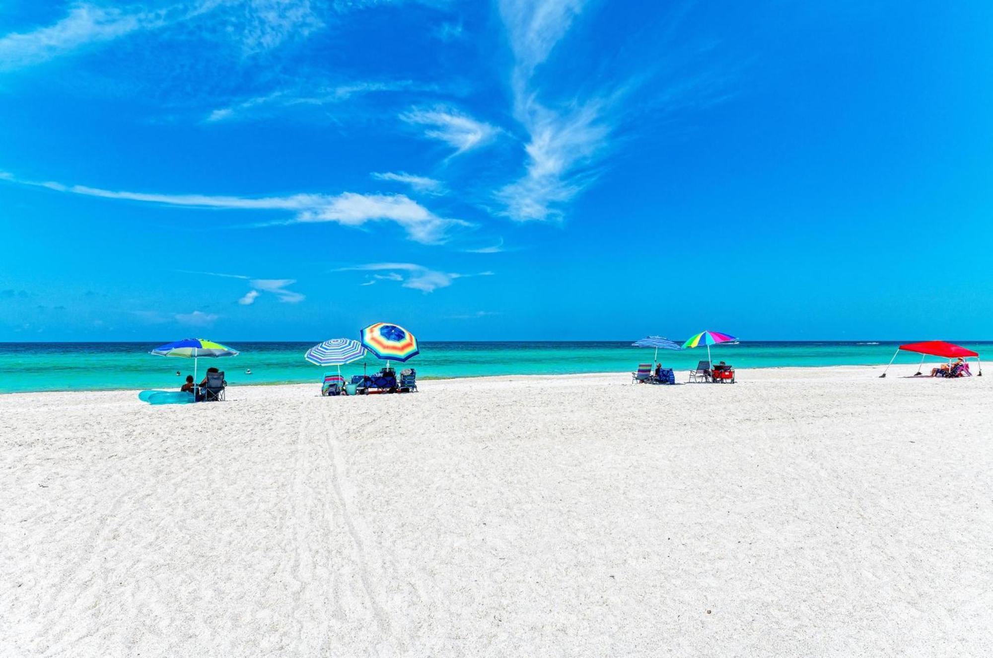 Anna Maria Island Runaway Tropical Dream-One Minute Walk To The Beach-Heated Pool 布雷登顿海滩 外观 照片
