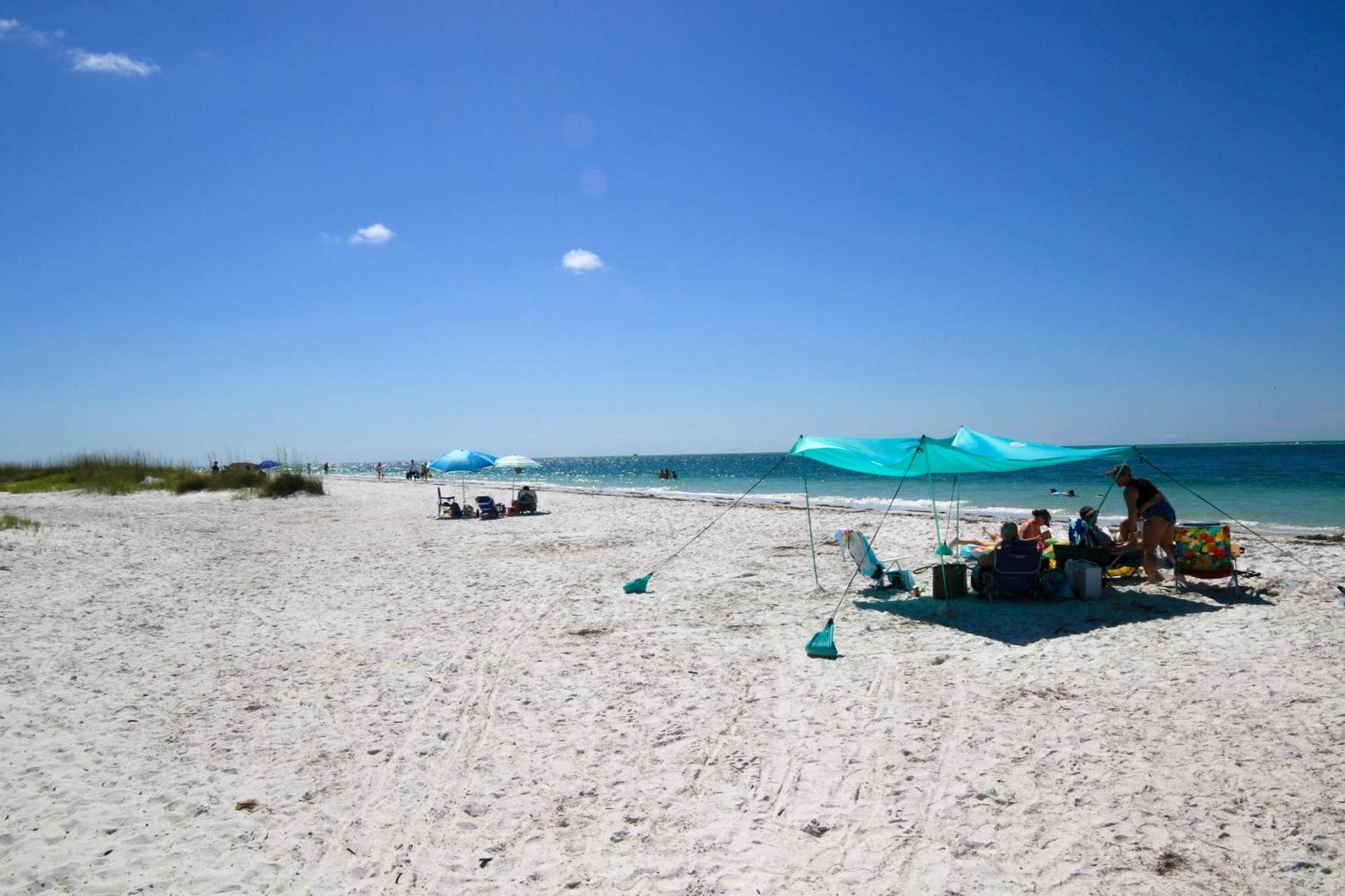 Anna Maria Island Runaway Tropical Dream-One Minute Walk To The Beach-Heated Pool 布雷登顿海滩 外观 照片