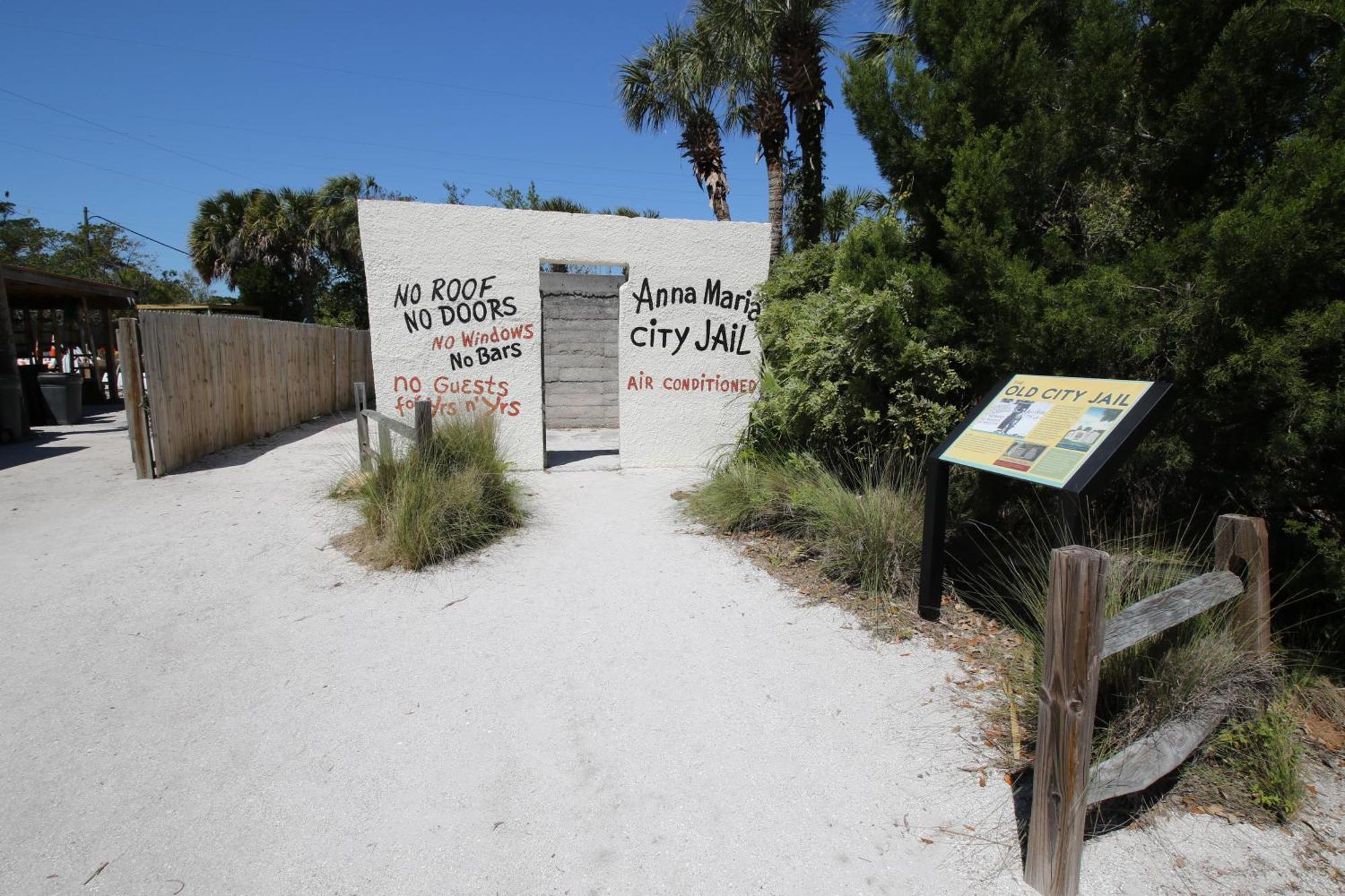 Anna Maria Island Runaway Tropical Dream-One Minute Walk To The Beach-Heated Pool 布雷登顿海滩 外观 照片