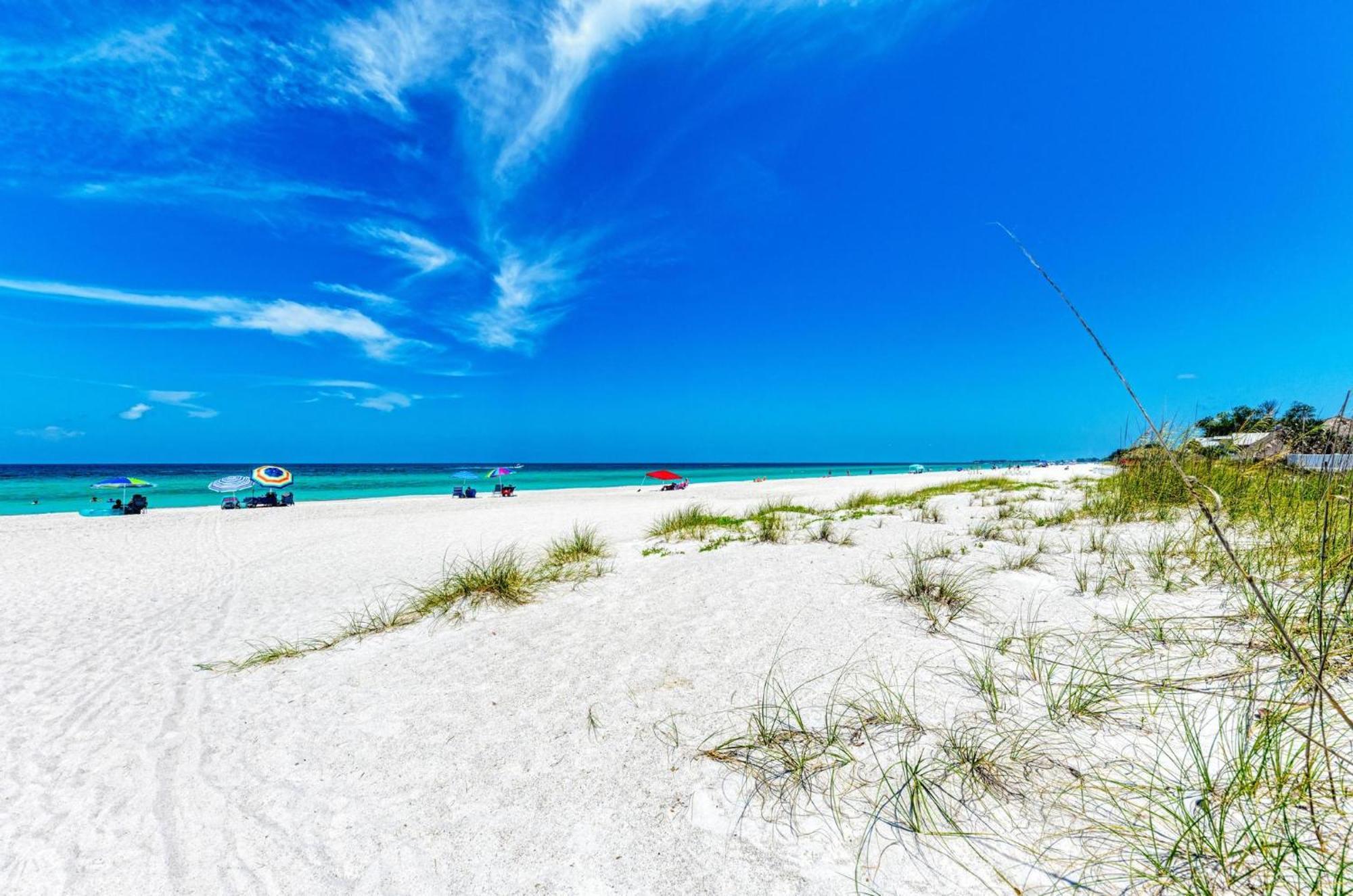 Anna Maria Island Runaway Tropical Dream-One Minute Walk To The Beach-Heated Pool 布雷登顿海滩 外观 照片