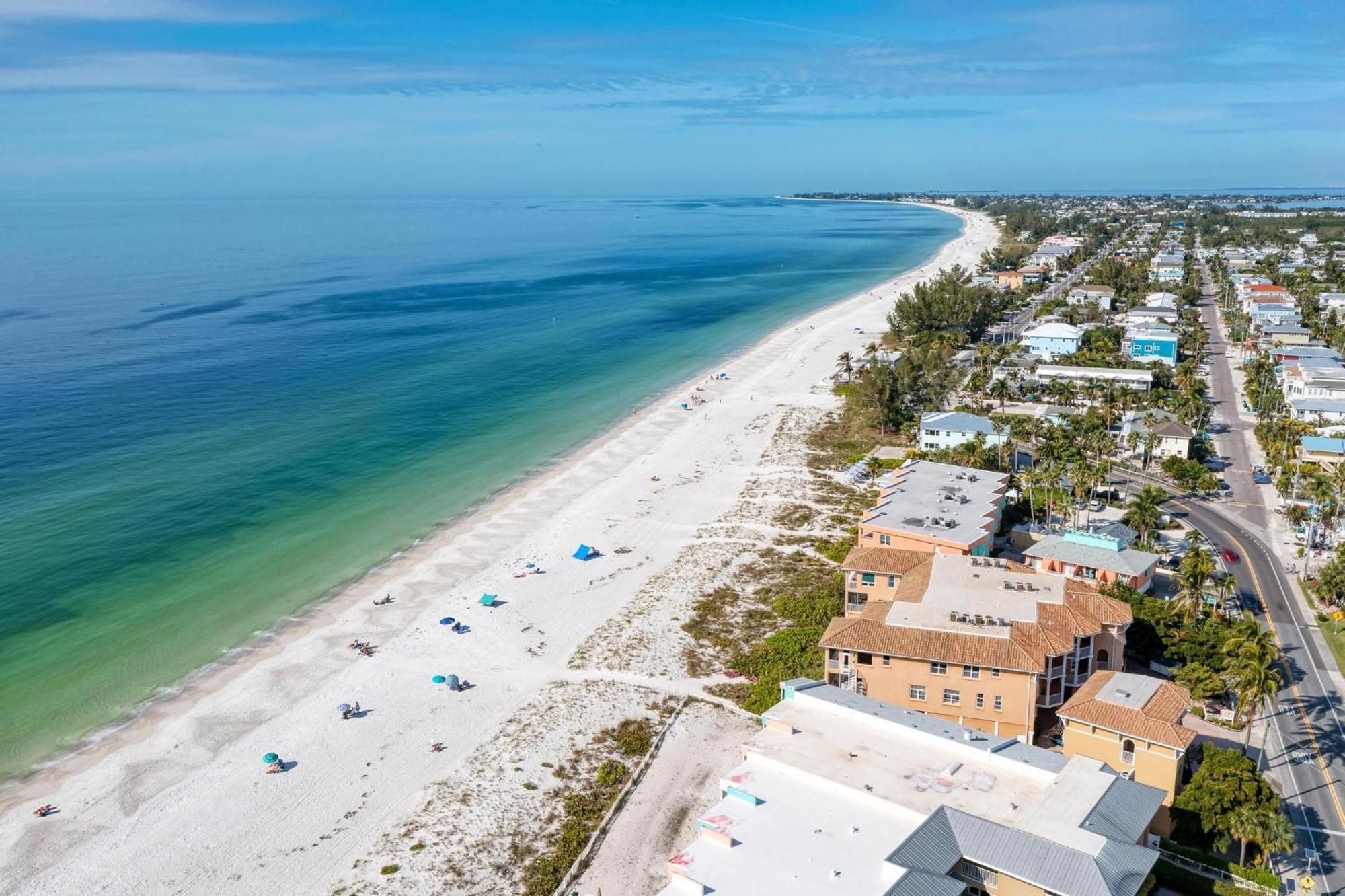 Anna Maria Island Runaway Tropical Dream-One Minute Walk To The Beach-Heated Pool 布雷登顿海滩 外观 照片