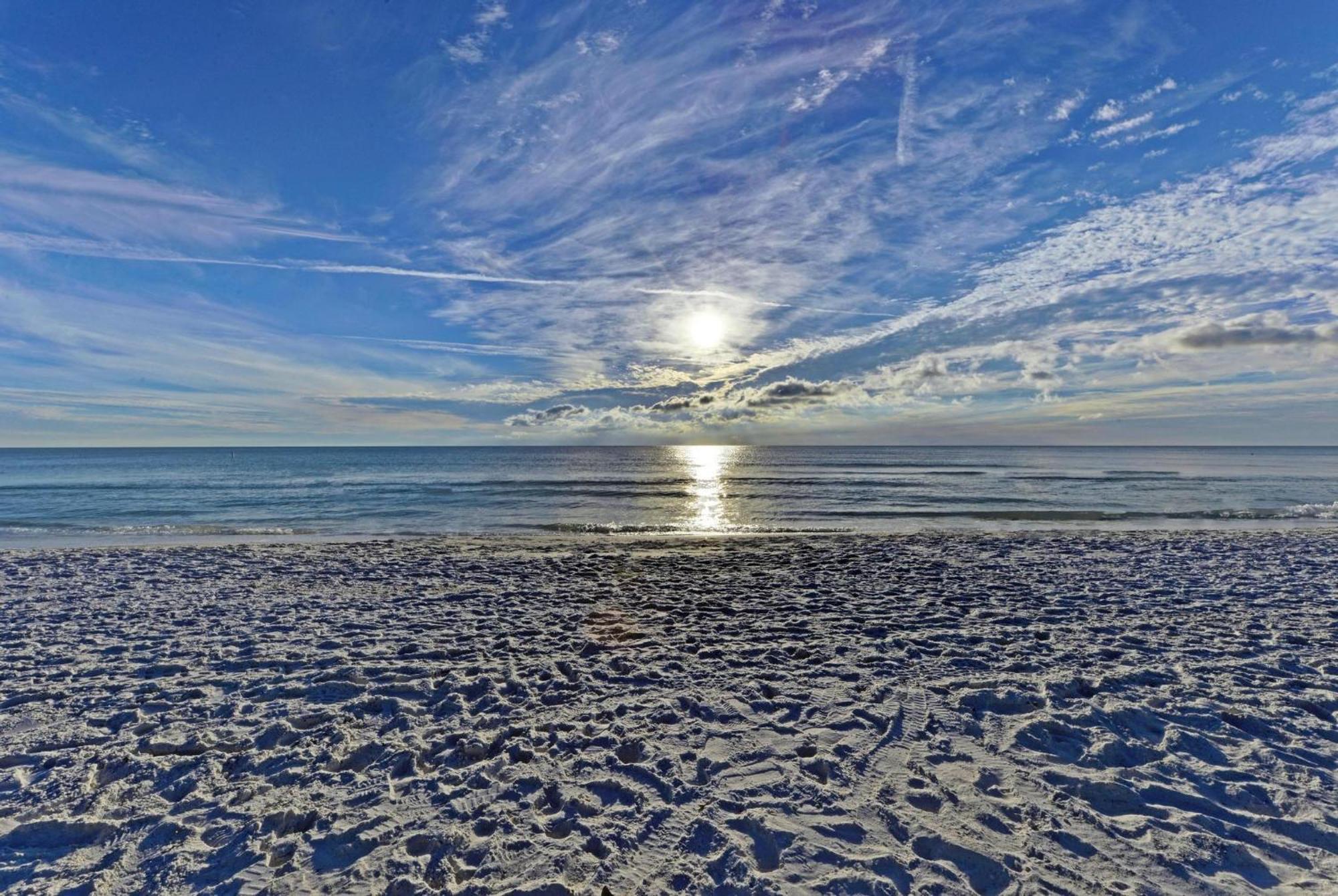Anna Maria Island Runaway Tropical Dream-One Minute Walk To The Beach-Heated Pool 布雷登顿海滩 外观 照片