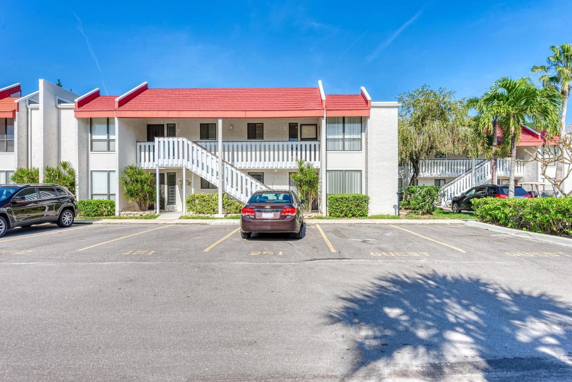 Anna Maria Island Runaway Tropical Dream-One Minute Walk To The Beach-Heated Pool 布雷登顿海滩 外观 照片