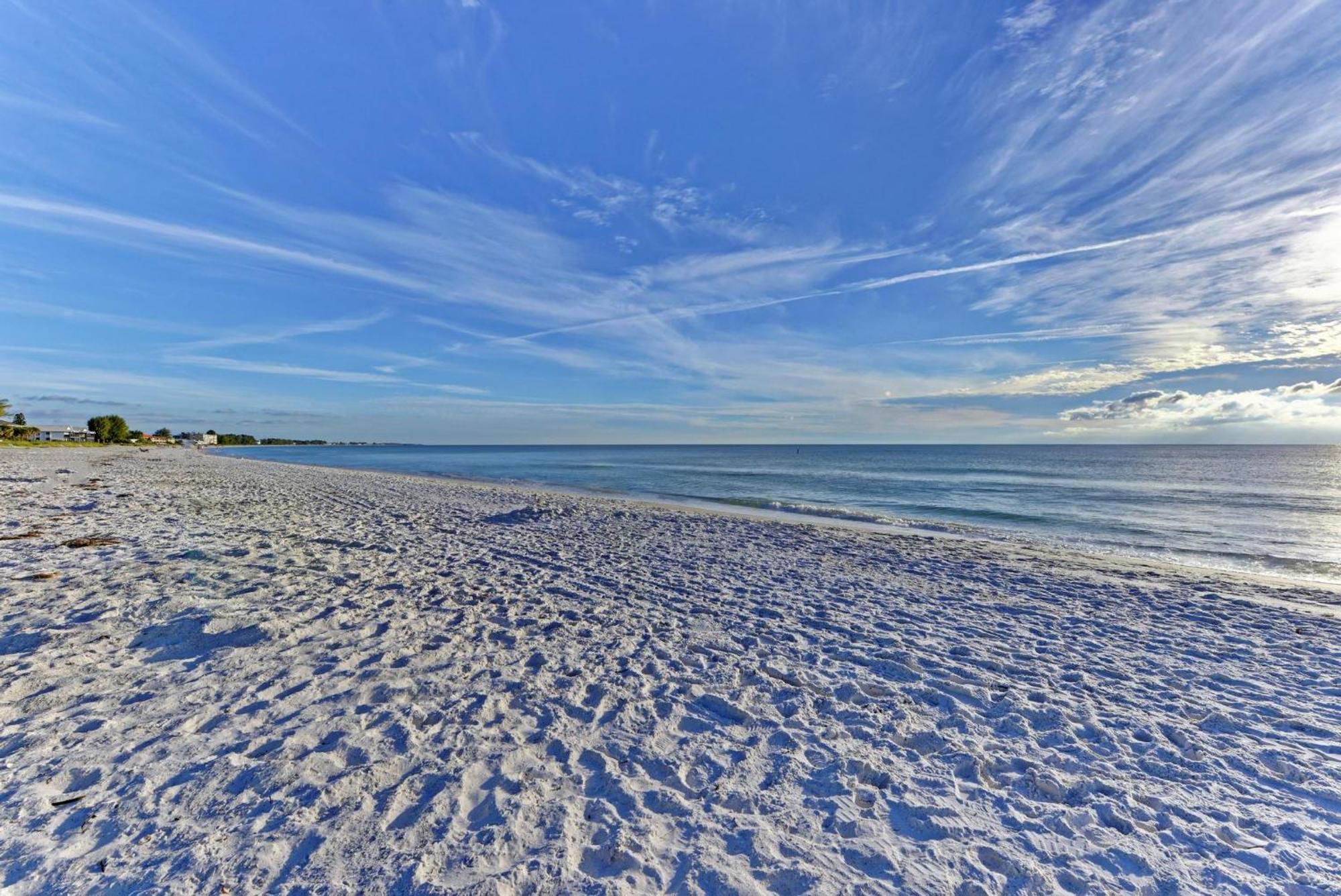 Anna Maria Island Runaway Tropical Dream-One Minute Walk To The Beach-Heated Pool 布雷登顿海滩 外观 照片